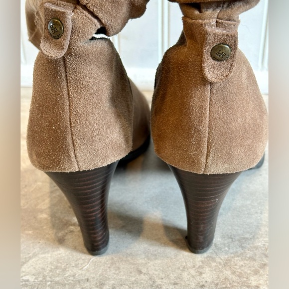 BCBGeneration tan suede boots - Picture 8 of 9